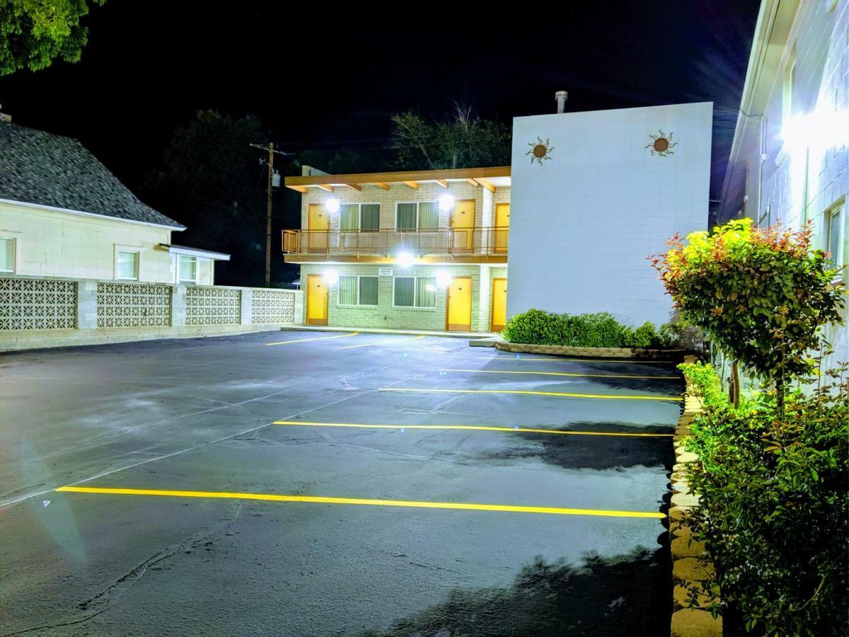 Economy Inn Elko Exterior photo